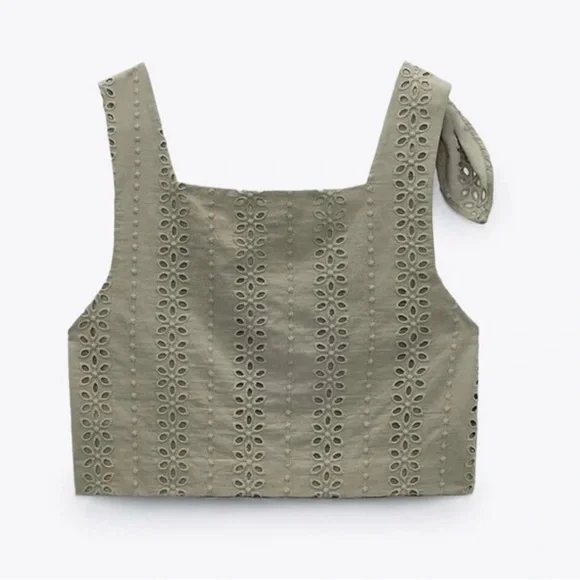 𝅺zara eyelet cropped tank - Picture 9 of 9